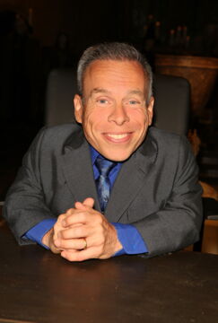 Warwick Davis - acteur britannique