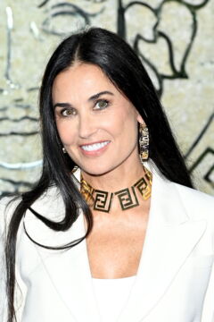 Demi Moore - Striptease