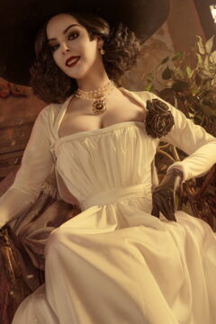 Lady Dimitrescu par Helly Valentine