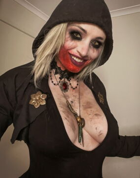 BONUS : l'une des filles de Lady Dimitrescu par Kayla Erin