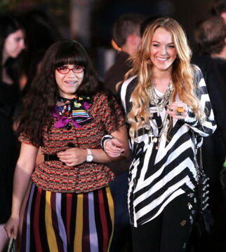 America Ferrera et Lindsay Lohan dans Ugly Betty