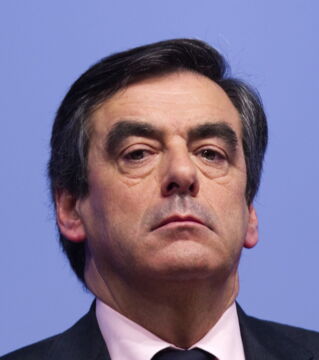 1. According to certain studies, women dig a man with thick, bushy eyebrows. Nothing screams virility like big eyebrows!