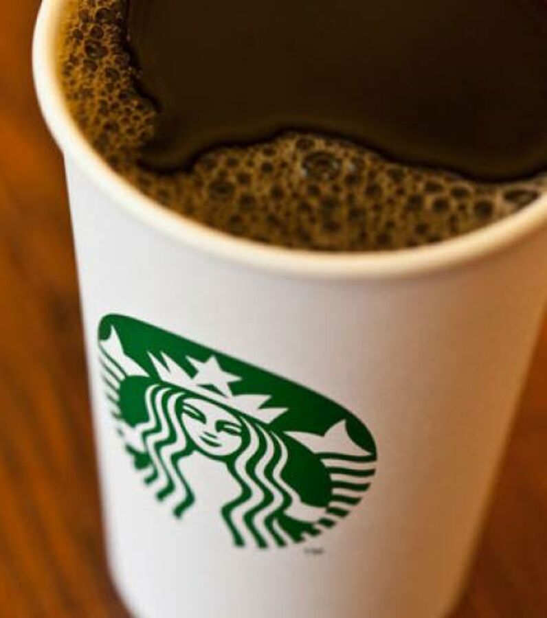 Découvrez le nouveau logo de Starbucks en images