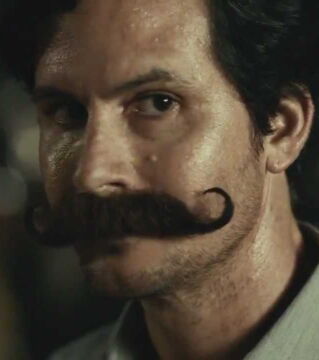 Der Zwirbelbart: Kommen wir geradewegs zur Sache: Du bist nicht mehr der Jüngste. Und wenn doch, dann bist du ohne Zweifel ein etwas exzentrischer Straßenkünstler, der einen auf Hipster macht.