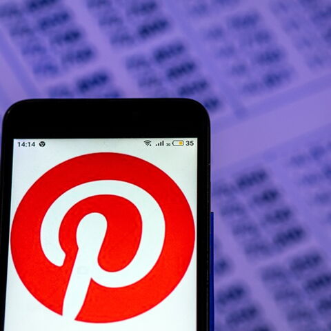 Das Logo von Pinterest sieht wie eine Stecknadel aus. Credits: Getty Images