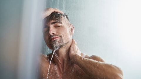 Auch Männer setzen zur Selbstbefriedigung Sexspielzeuge ein.