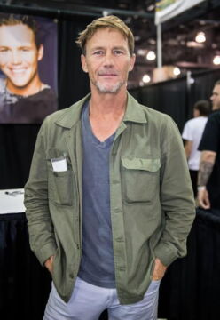 Brian Krause alias Leo Wyatt