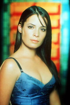 Holly Marie Combs alias Piper Halliwell