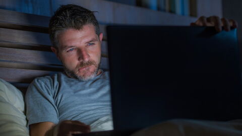 Laut Umfragen masturbieren 92 Prozent aller Männer regelmäßig, bei den Frauen sind es nur 62 Prozent.