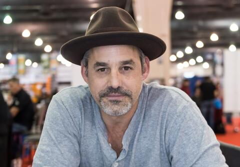 Nicholas Brendon alias Alexander Harris