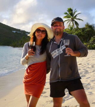 Versucht, Gefallen an den kleinen Dingen des Lebens zu finden. Macht eine Wanderung, legt euch an einen Strand, genießt die Natur. Man muss keine große Weltreise machen, um das Glück zu finden. So lässt sich auch optimal Geld sparen!