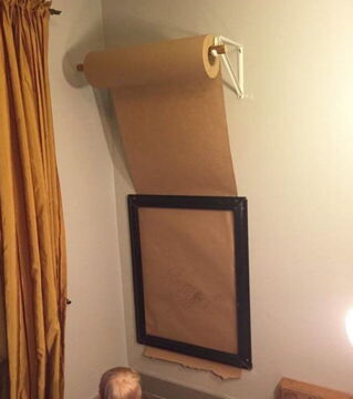 Geniale Eltern-Tricks: Eine unendliche Papierrolle! So kann dein Kind stundenlang kritzeln