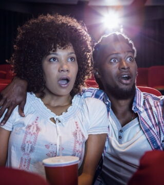 In jeder Woche versucht in jedem Kino mindestens ein Paar, Sex miteinander haben. Auf den Sitzen finden sich zahlreiche Mikroben und Bakterien.