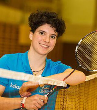 Jenny Ertl überlebt einen schweren Autounfall