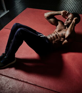 Sit-ups: Ähnlich wie bei Crunches. Außerdem prägen Sit-ups die Bauchmuskeln nicht richtig aus.