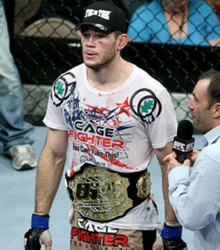 1. Forrest Griffin gewinnt die erste Staffel von The Ultimate Fighter im Jahre 2005. Er wird anschließend Weltmeister im Halbschwergewicht 2008 gegen Rampage Jackson und bekommt dafür den Hall of Fame von der UFC