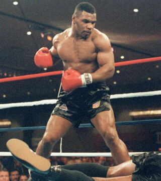 1. Mike Tyson muss man nicht vorstellen. Seine Aggresivität und Brutalität im sowie außerhalb des Rings auch nicht. Er ist eine echte Naturgewalt und gewann 33 seiner 37 ersten Kämpfe durch KO.