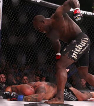 15. Melvin Manhoef gilt als der Mike Tyson des Kickboxens. Er fing später sogar bei der MMA an