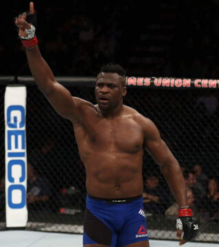 2. Francis Ngannou: Französischer Kämpfer kamerunischen Ursprungs. Er ist mit 4 konsekutiven Siegen und keiner Niederlage bei der UFC eine der größten Hoffnungen im Heavyweight