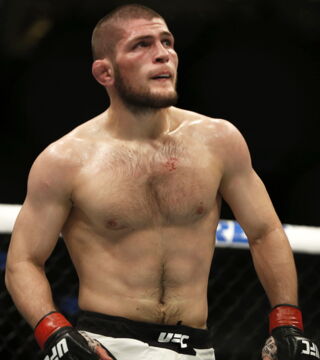 20. Khabib Nurmagomomedov. Wahrscheinlich der aktuell beste MMA-Wrestler, er kämpfte bereits gegen einen Bären als er klein war