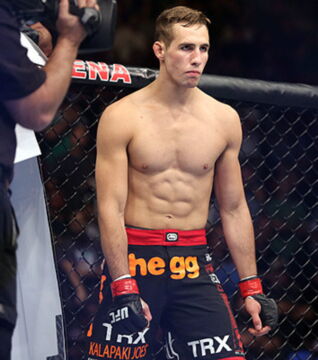 5. Rory 'The Red King' MacDonald (18-4, 7 KO , 6 durch Sumission). Kämpfte um den Titel im Weltlergewicht bei der UFC 189.