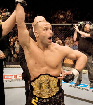 6. Matt Serra ist der Sieger der 4. Staffel von The Ultimate Fighter. Er wurde Weltmeister im Weltergewicht gegen Georges St-Pierre im Jahre 2007