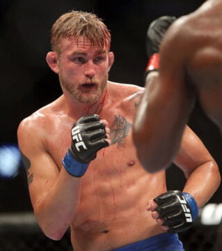 7. Alexander 'The Mauler' Gustafsson (17-4, 10 KO). Hat zwei Mal um den Titel im Cruisergewicht gekämpft.
