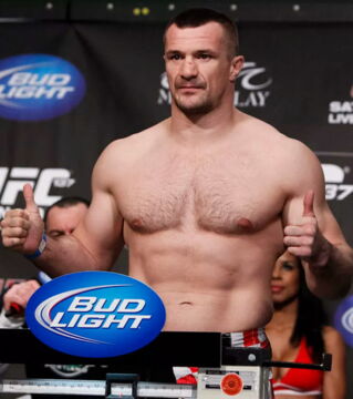 8. Mirko 'Cro Cop' Filipovic (31-11, 23 KO bei der MMA). Ehemaliger Pride Champion.
