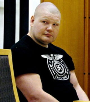 8. Viacheslav Datsik hat 10 Jahre hinter Gittern verbracht. Er wurde wegen Einbrüchen und anderen kriminellen Aktivitäten mit einer Neo-Nazi Gruppe verurteilt. 2010 ist er sogar aus dem Gefängnis geflüchtet