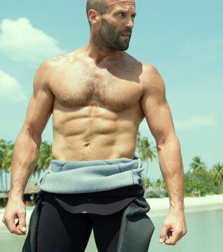 Jason Statham praktiziert vielerlei Sportarten und macht sich dafür auch gerne mal nass!