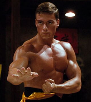 10 Bloodsport – Eine wahre Geschichte: Jean-Claude Van Damme nimmt an einem Kampfsportturnier teil.