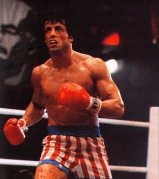 3 Rocky: Die wohl bekanntesten Boxfilme aller Zeiten. Sylvester Stallone passte mit seiner muskulösen Statur perfekt in die Rolle.