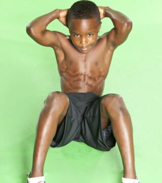 7. CJ Senter hat mit 5 Jahren angefangen zu trainieren. Seither ist er als der mit den ausgeprägtesten Bauchmuskeln seiner Generation bekannt