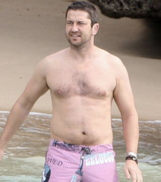 Gerard Buttler hat eigentlich einen eher gewöhnlichen Körper...