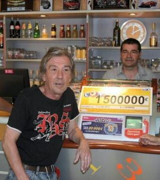 Jeffrey Dampier - Der Familienmensch investiert seine anderthalb Millionen in eine Popcorn-Fabrik, um sich weiter die Taschen zu füllen. Doch das Geschäft läuft nicht und schließlich wendet sich seine Familie von ihm ab…