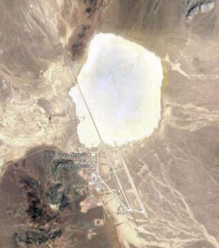 Area 51 Nevada, USA: Unzugänglich für die Öffentlichkeit, befindet sich an diesem Ort ein geheimer Militärstützpunkt, an dem auch Forschungen zu Aliens durchgeführt werden sollen.