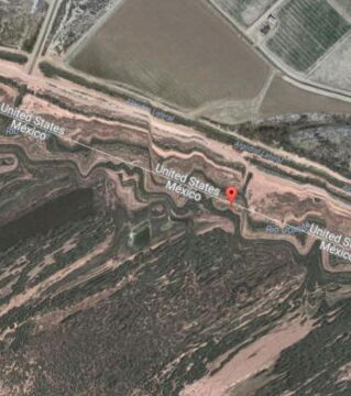 Geheime Orte bei Google Maps: Hudspeth County, Texas. Dort wurden Teile der Grenze zwischen Mexiko und Texas verschwommen gemacht. Niemand weiß, warum, es wird aber spekuliert, dass es sich um eine für den Drogenhandel wichtige Route handeln könnte.