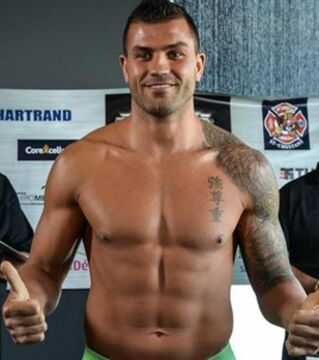 10. Steve Bossé war Eishockeyspieler auf hohem Niveau. Bevor er zu der UFC kam, war er die Nummer 1 in der Nordamerikanischen Hockeyliga