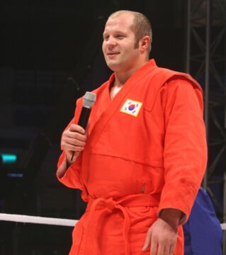 6. Fedor Emelianenko war mehrere Male Sambo-Champion, eine russische Kampfsportart. Heute ist er ein unglaublicher Kämpfer