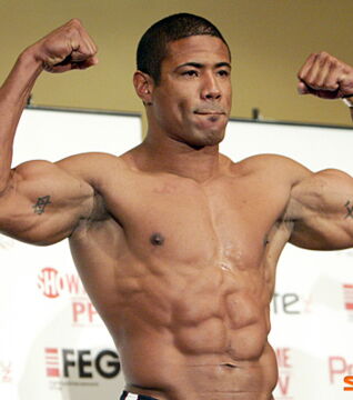 7. Johnnie Morton war früher Footballspieler in der Mannschaft Hans City Chief. Bei seinem ersten Kampf wurde er in weniger als einer Minute KO geschlagen