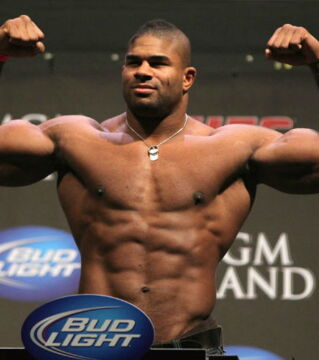 Alistair Overeem ist einer der berühmtesten MMA-Kämpfer aller Zeiten dank seiner Leistungen im Heavyweight.