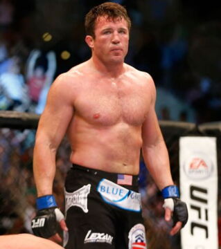 Der ehemalige Wrestling-Champion von Oregon, Chael Sonnen, war schon immer ein Problem für seine Gegner. Er schickte sie immer auf die Bretter. Anderson Silva hat beinahe seine Krone wegen dieser Eigenschaft verloren.