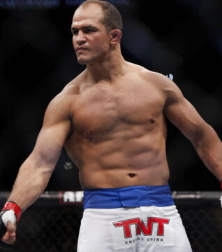 Junior Dos Santos ist ein vollständiger Kämpfer, aber vor allem ein großartiger Boxer. Mit 12 Siegen durch K. o. gilt er als einer der besten UFC-Puncher.