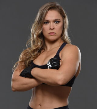 Nach der Niederlage nahm sie an Muskelmasse zu, aber dies reichte nicht aus, um eine erneute Niederlage in 46 Sekunden gegen Amanda Nunes zu vermeiden.