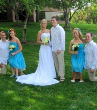 Diese Brautjungfern sehen ziemlich klein aus