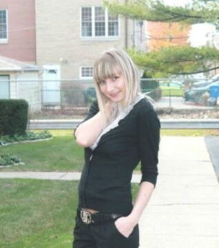 Lasst euch nicht täuschen! Es ist nur der Ellenbogen und nicht die Brust