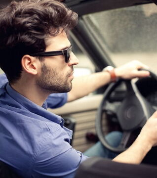 Fahrt vorsichtig. Wer schnell fährt, denkt nur an das Ziel und nicht an die Ankunft. Anders gesagt: Ihr denkt mehr an den Höhepunkt als an den Weg dorthin.