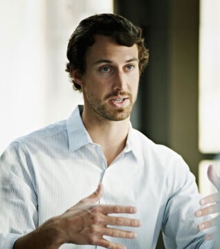 Sprecht mit den Händen. Das zeigt, dass ihr mit ihnen umzugehen wisst, dass ihr kreativ und einfallsreich seid.