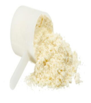 1: Der Gewinner ist und bleibt das Laktoserum (Molke), bzw. Whey genannt. Um den etwas bitteren Geschmack zu übertäuschen einfach in einen Fruchtsmoothie mischen: 90g Eiweiß in 100g.