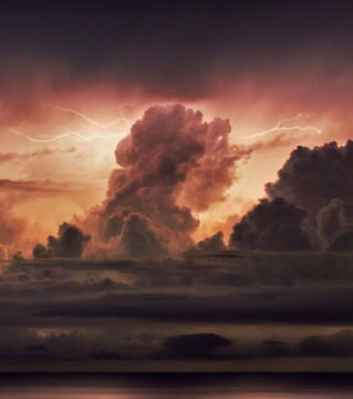 Ein Gewitter über dem Okeechobeesee, in Florida (USA).